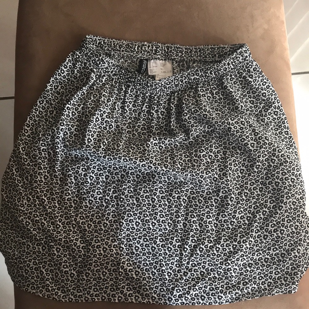 H&M black and white Floral skirt